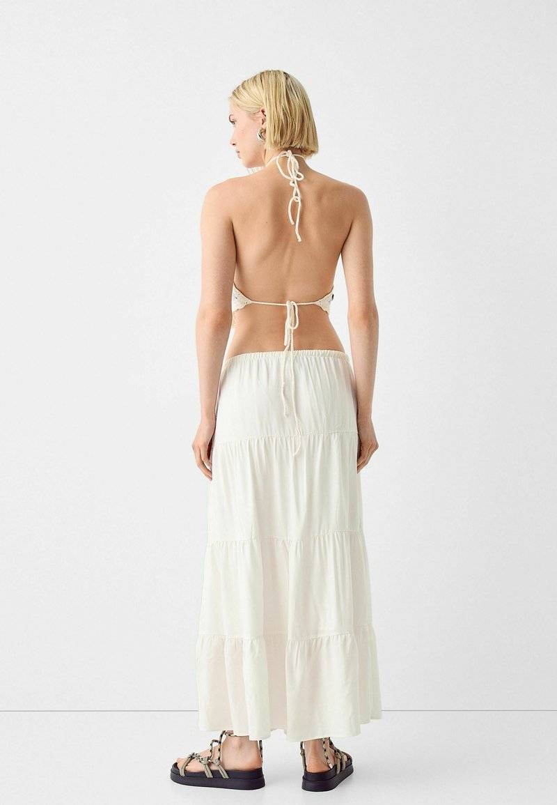 Bershka Bershka ELASTICATED - Maxi skirt - white Kostenlose Rückgabe