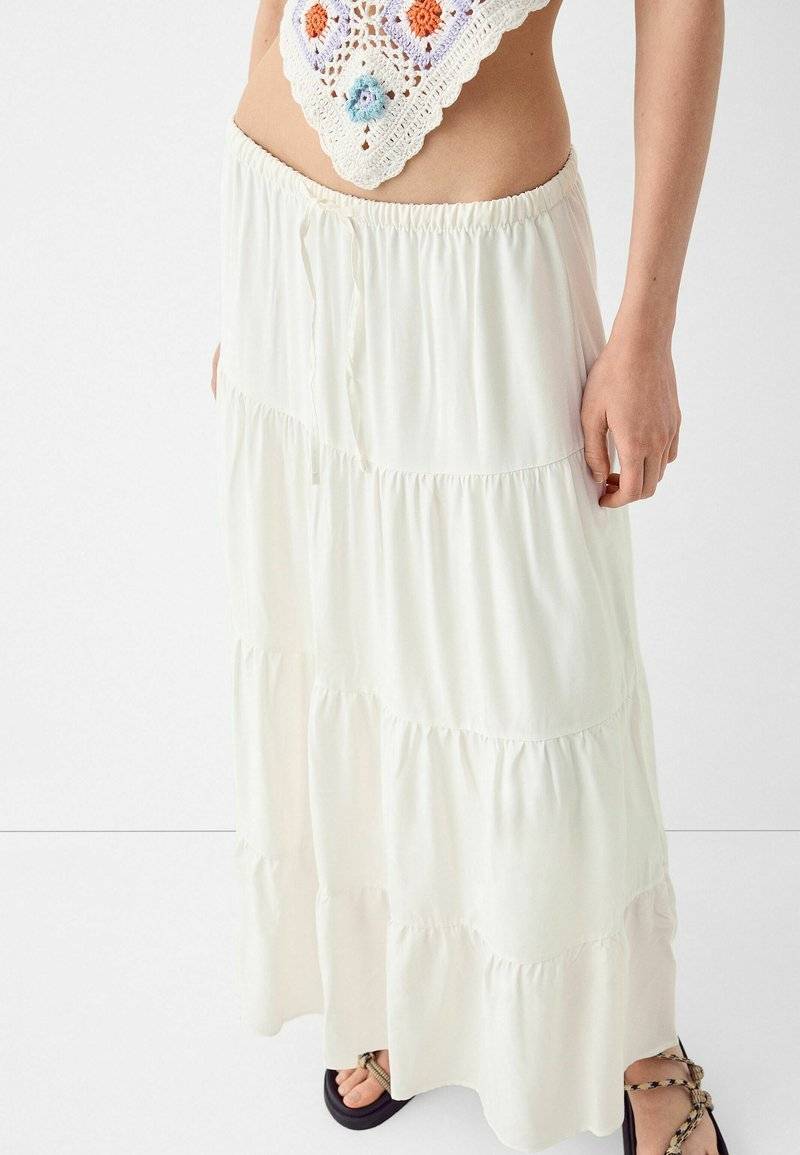 Bershka Bershka ELASTICATED - Maxi skirt - white Kostenlose Rückgabe