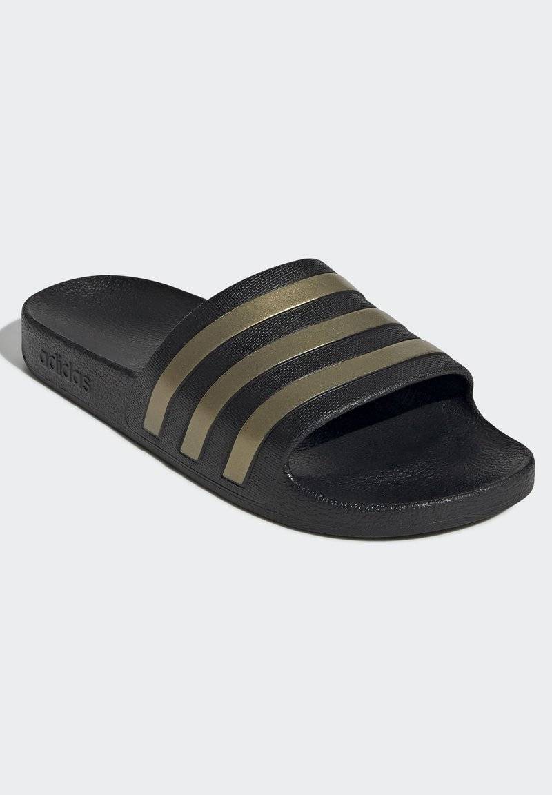 adidas Sportswear adidas Sportswear ADILETTE AQUA - Pool slides - core black gold met core black Super Rabatt