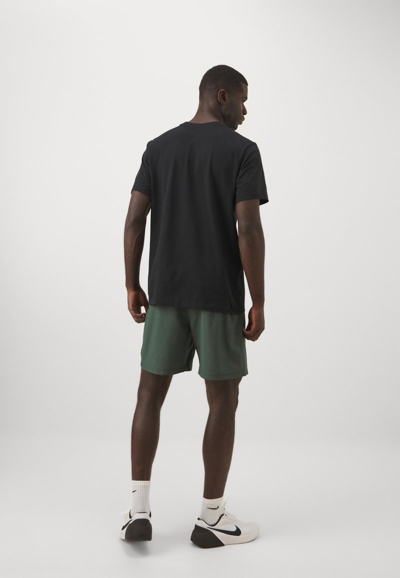 Nike Performance Nike Performance FORM SHORT - Sports shorts Online