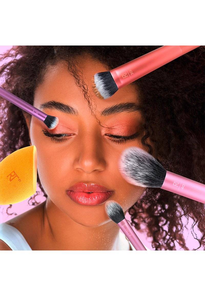 Real Techniques Real Techniques EVERYDAY ESSENTIALS SET - Makeup brush set Valentinstagsangebot