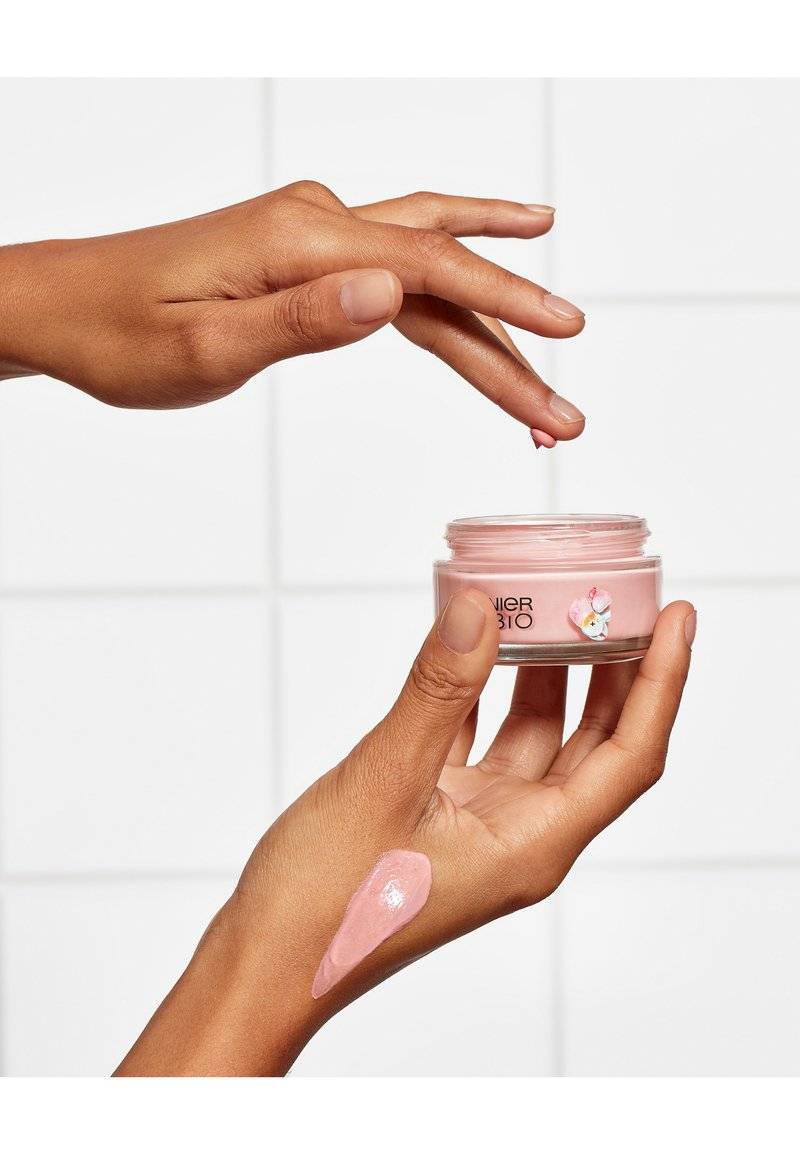 Garnier Garnier ORGANIC ROSY GLOW 3IN1 ROSÉ CREAM - Face cream Tiefpreis