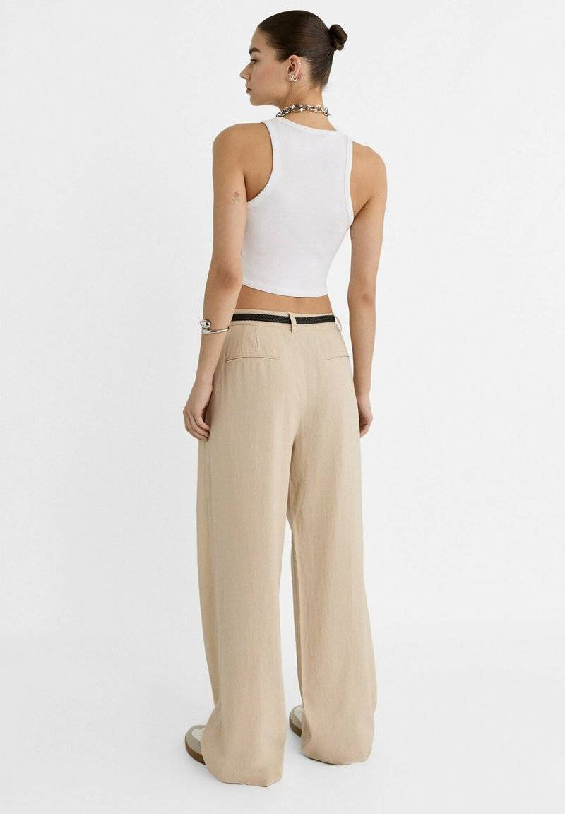Stradivarius Stradivarius WITH BELT - Trousers - beige Neueste Stile