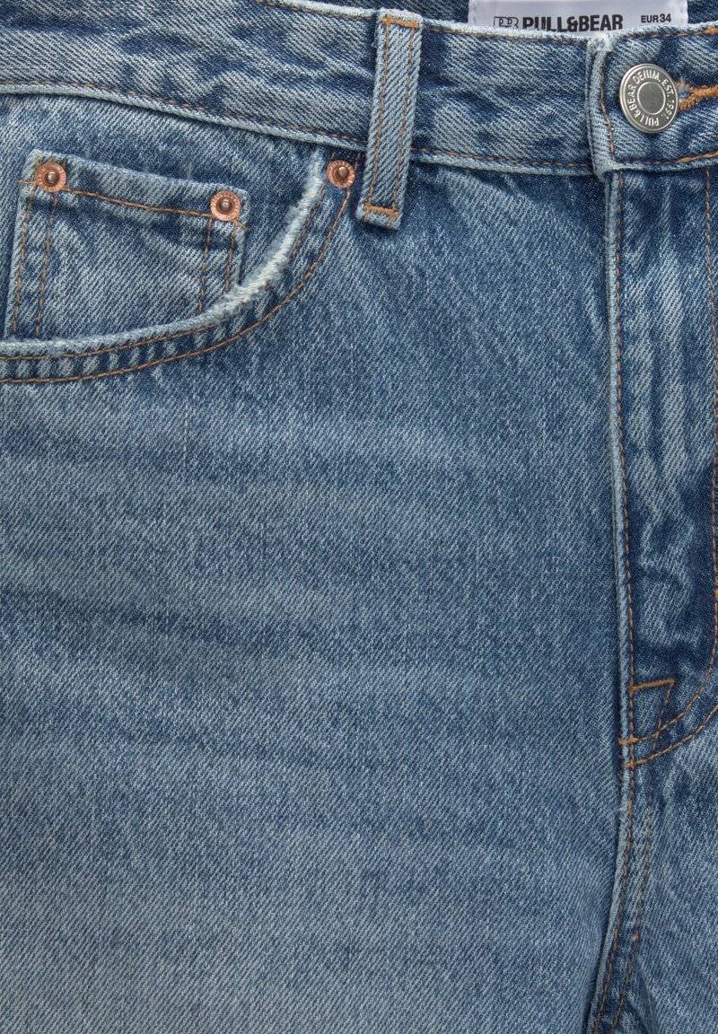 PULL&BEAR PULL&BEAR HIGH-WAIST - BERMUDA - Denim shorts - blue denim Bis zu 60% Rabatt