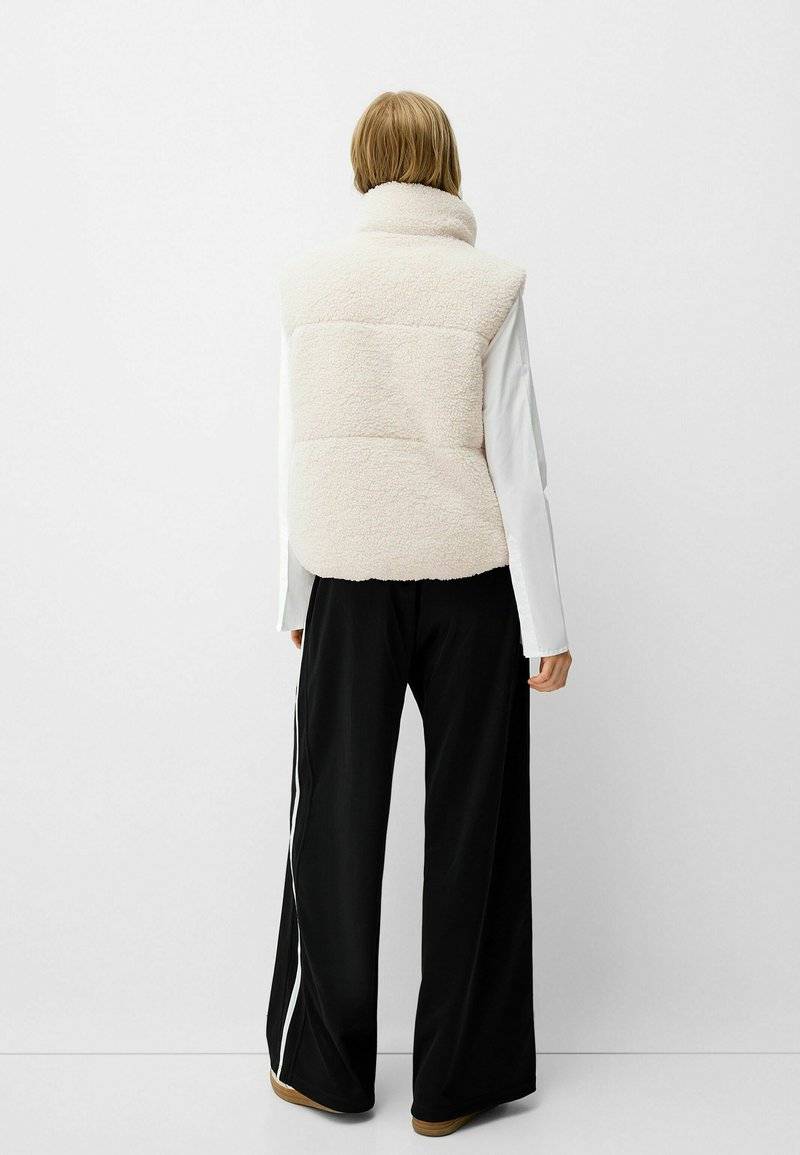 Bershka Bershka REVERSIBLE - Waistcoat - white Sonderangebot der Fabrik