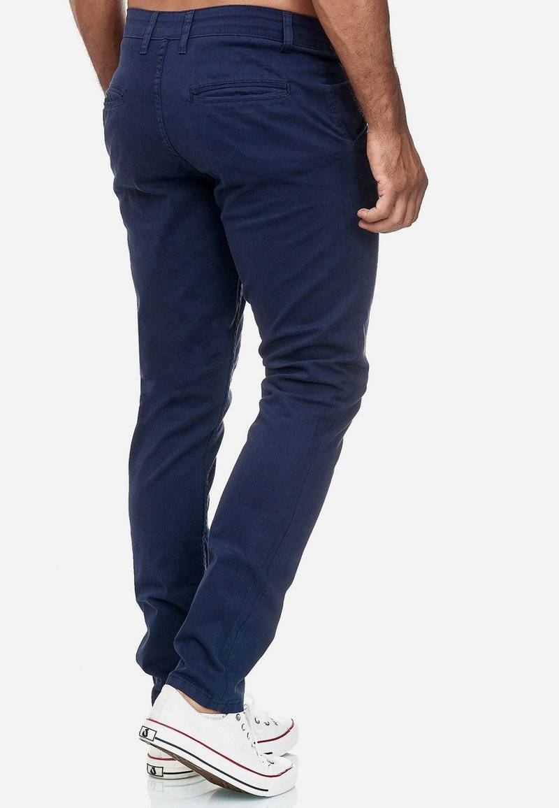 Tazzio Tazzio Chinos - navyblau 50% Rabatt mit kostenlosem Versand