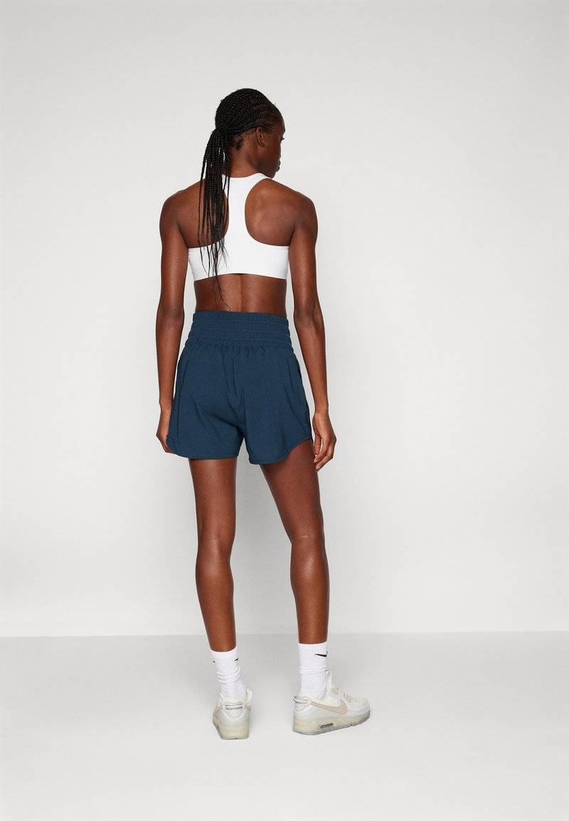Nike Performance Nike Performance ONE - Sports shorts Meist gekauft