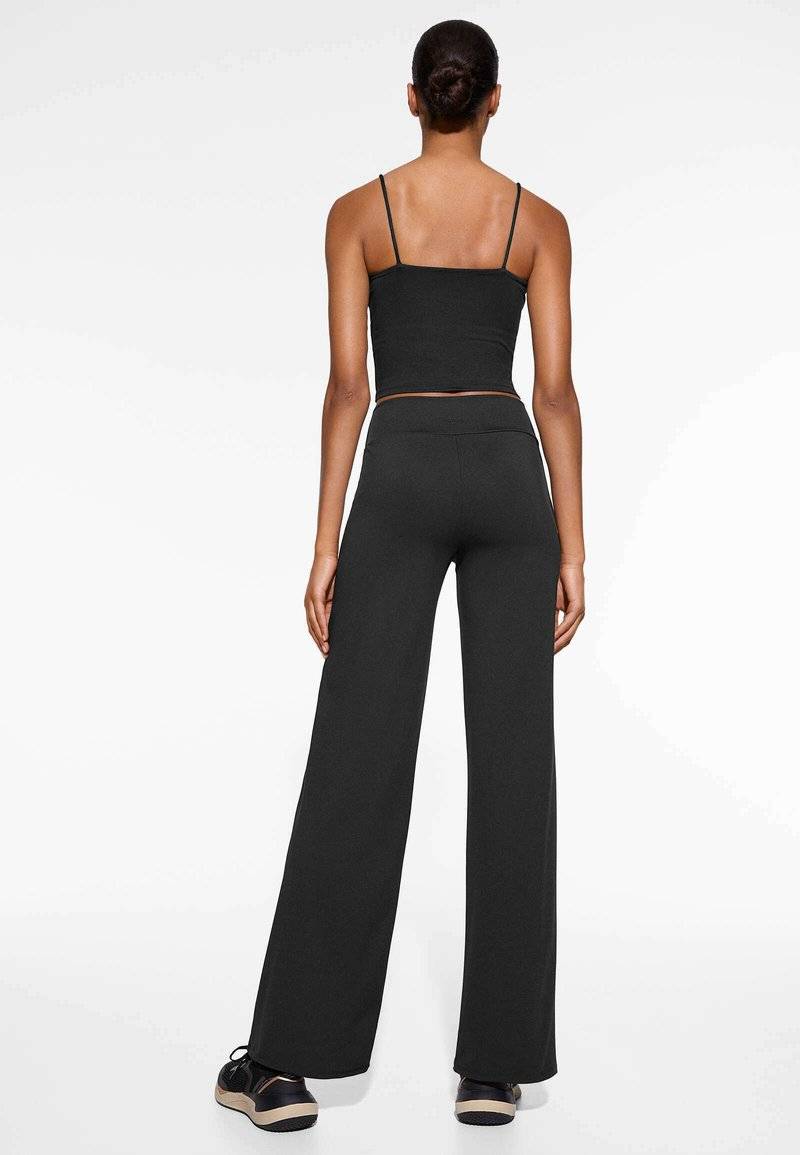 OYSHO OYSHO HIGH-RISE COMFORTLUX STRAIGHT-LEG - Trousers - black Blitzverkäufe
