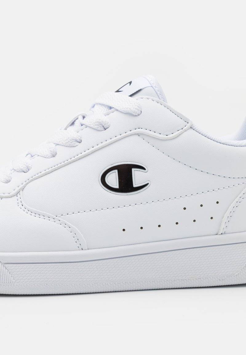 Champion Champion NEW COURT UNISEX - Training shoe - white Großer Ausverkauf
