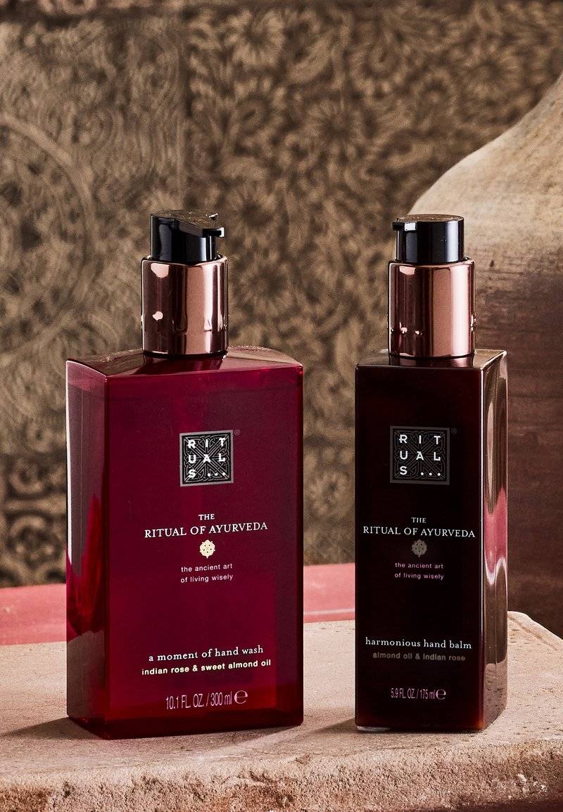 Rituals Rituals HAND WASH THE RITUAL OF AYURVEDA - SWEET & NUTTY - SWEET ALMOND & INDIAN ROSE - Liquid soap Zeitlich begrenztes Angebot