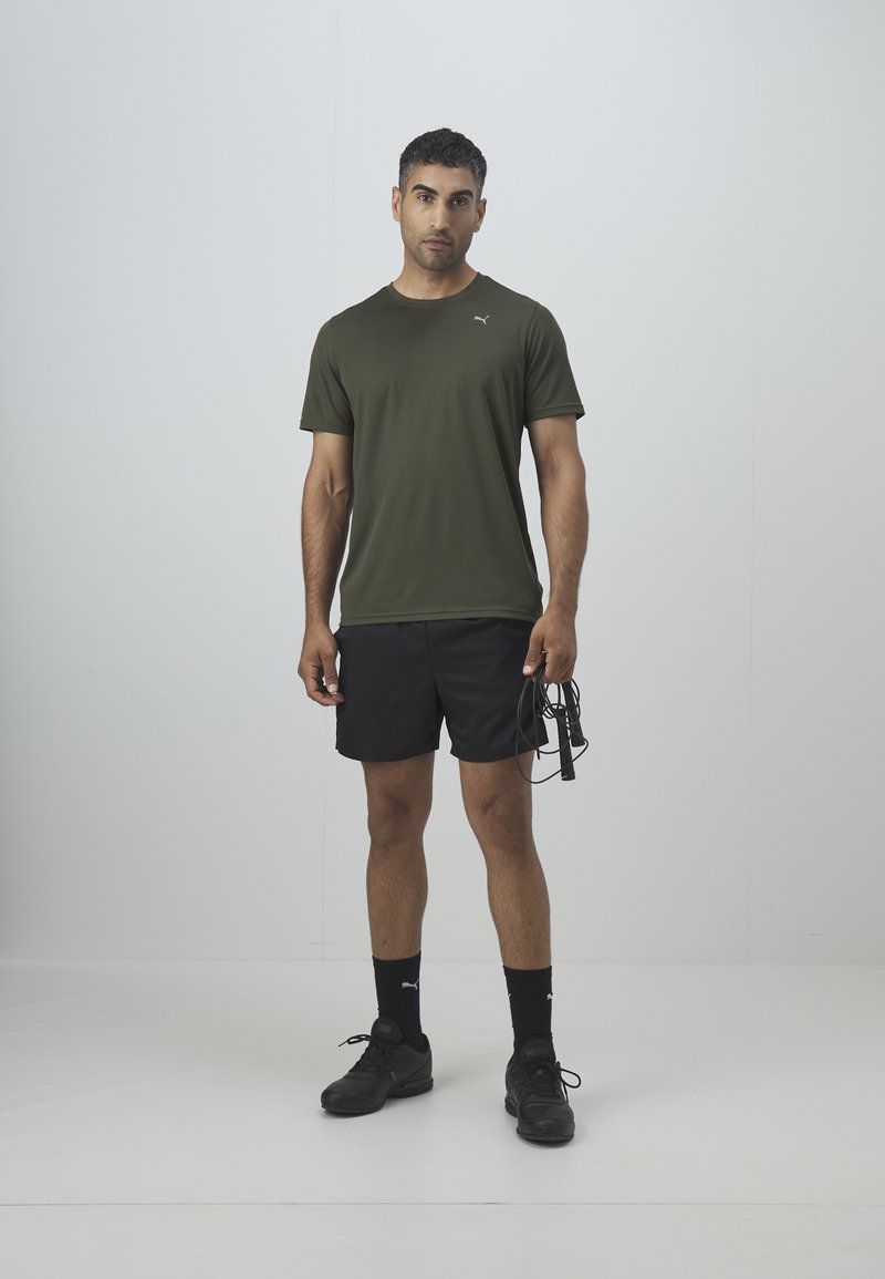Puma Puma PERFORMANCE TEE - Sports T-shirt - dark olive Speichern exportieren
