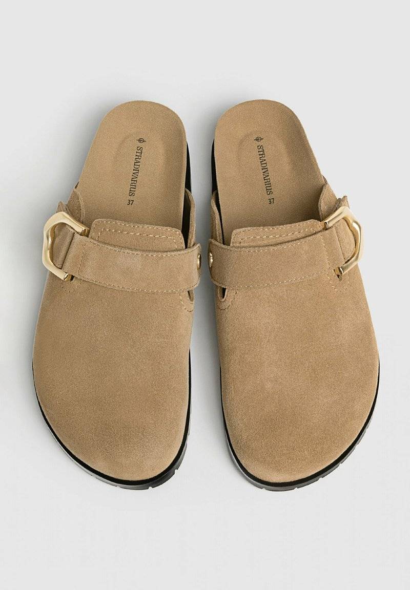 Stradivarius Stradivarius WITH BUCKLE DETAILS - Clogs - beige Kostenloser Versand