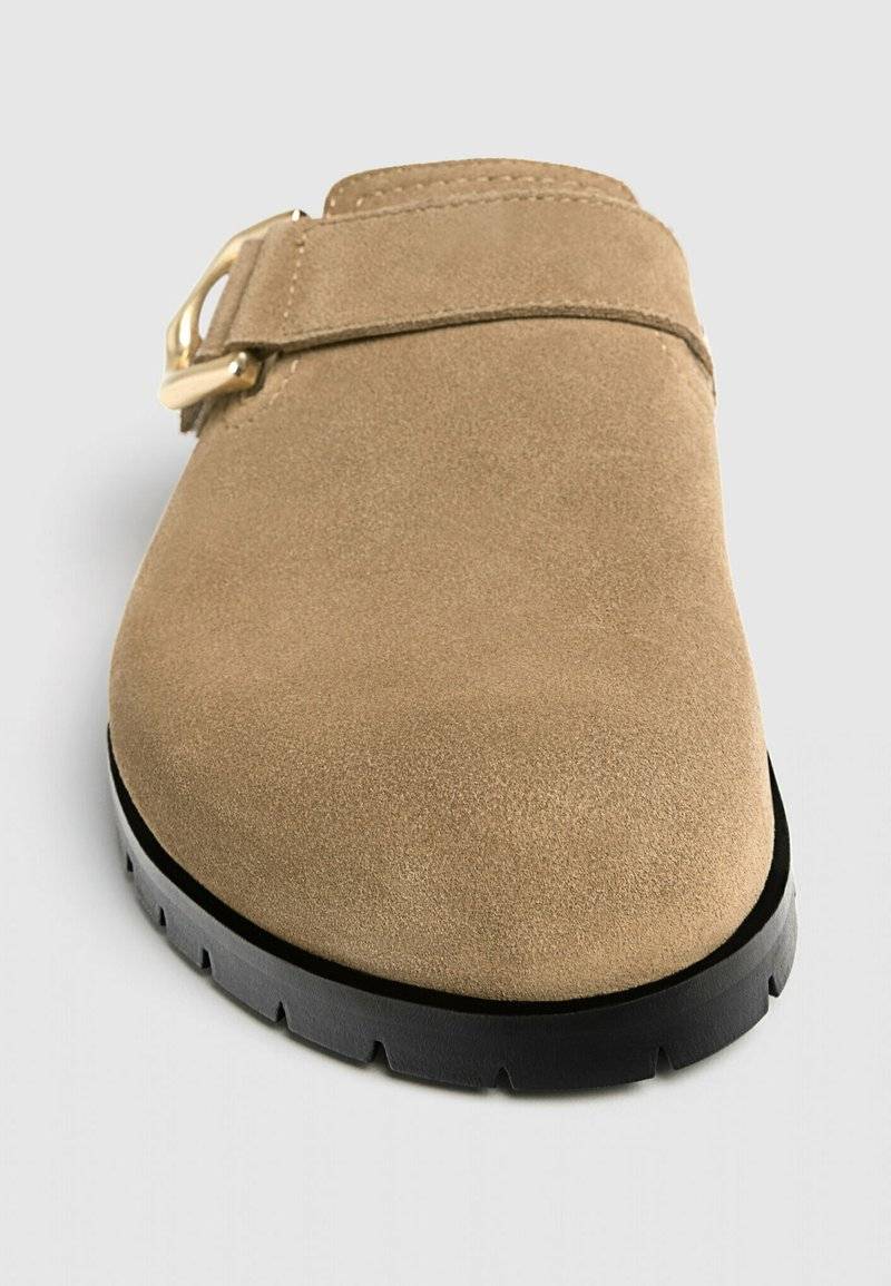 Stradivarius Stradivarius WITH BUCKLE DETAILS - Clogs - beige Kostenloser Versand