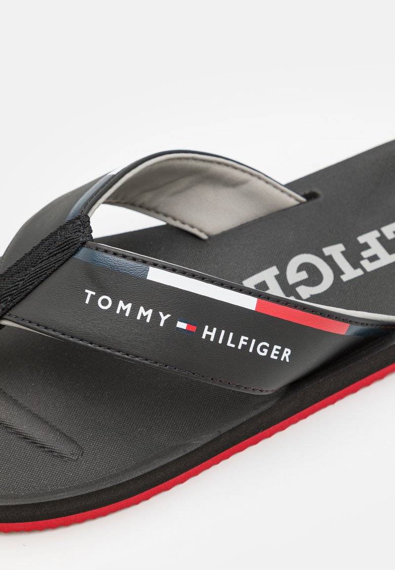 Tommy Hilfiger Tommy Hilfiger COMFORT - Pool slides - black Rabatt