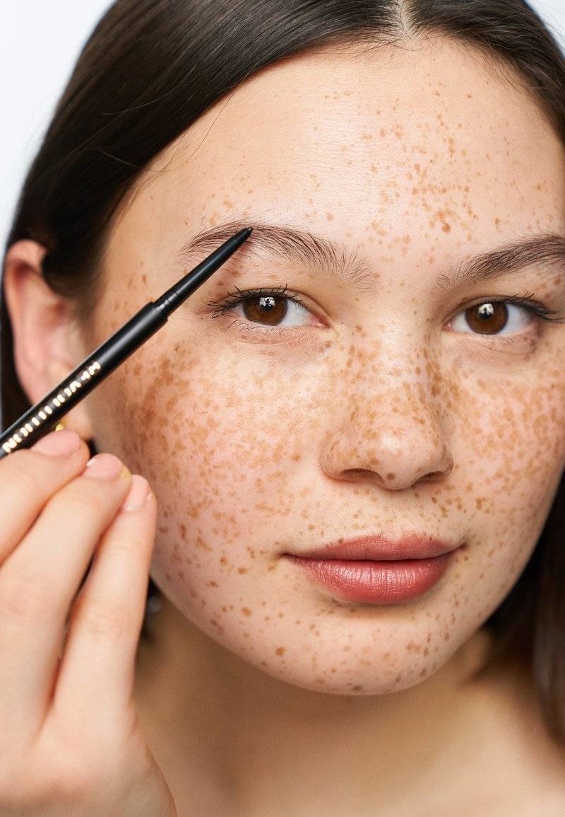 Makeup Revolution Makeup Revolution REVOLUTION PRECISE BROW PENCIL - Eyebrow pencil - dark brown Wochenangebot