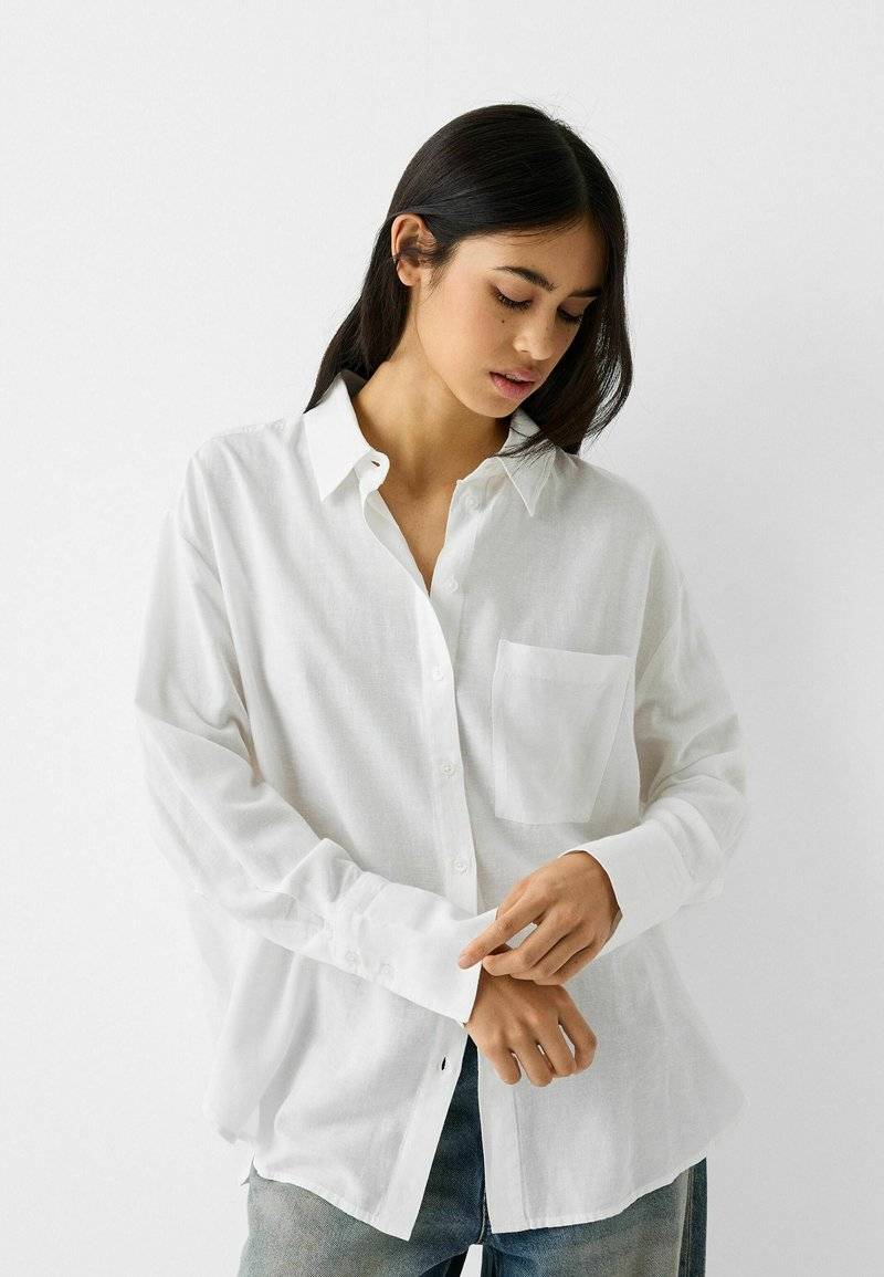 Bershka Bershka OVERSIZE - Button-down blouse - white Vierteljährliche Förderung