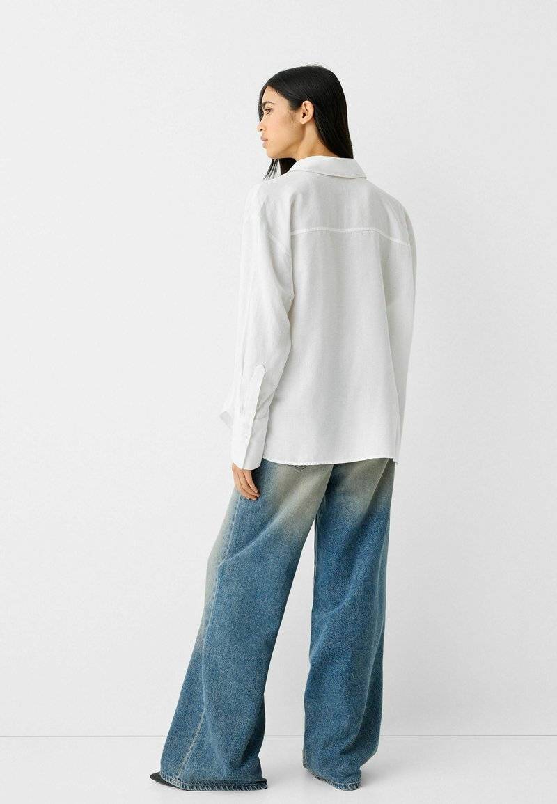 Bershka Bershka OVERSIZE - Button-down blouse - white Vierteljährliche Förderung