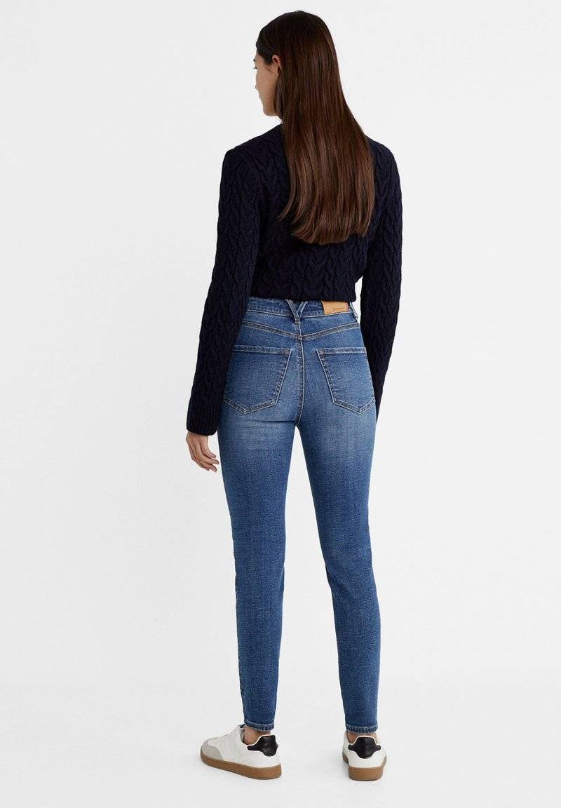 Stradivarius Stradivarius MIT SEHR HOHEM BUND - Jeans Skinny Fit - blue denim Clearance-Verkauf