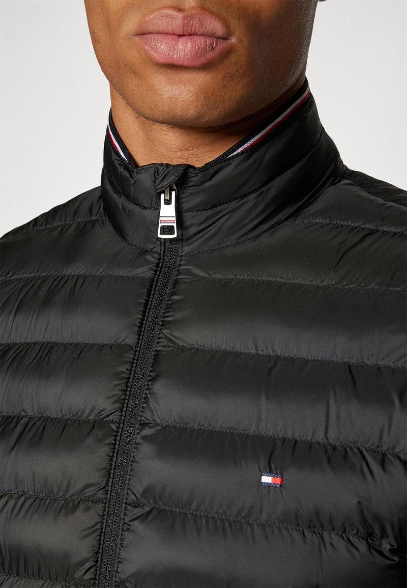 Tommy Hilfiger Tommy Hilfiger PACKABLE - Light jacket - black Kostenloser Versand international