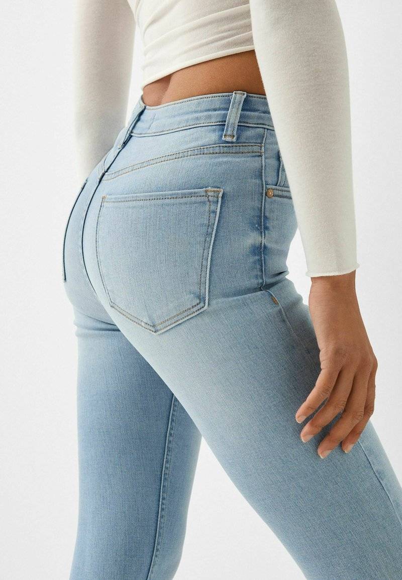 Bershka Bershka SUPER - Jeans Skinny Fit - light blue 50% Rabatt für begrenzte Zeit