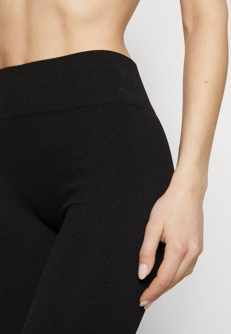 ONLY Play ONLY Play ONPJAIA LIFE HW SEAM NOOS - Shorts - black Exklusivangebot