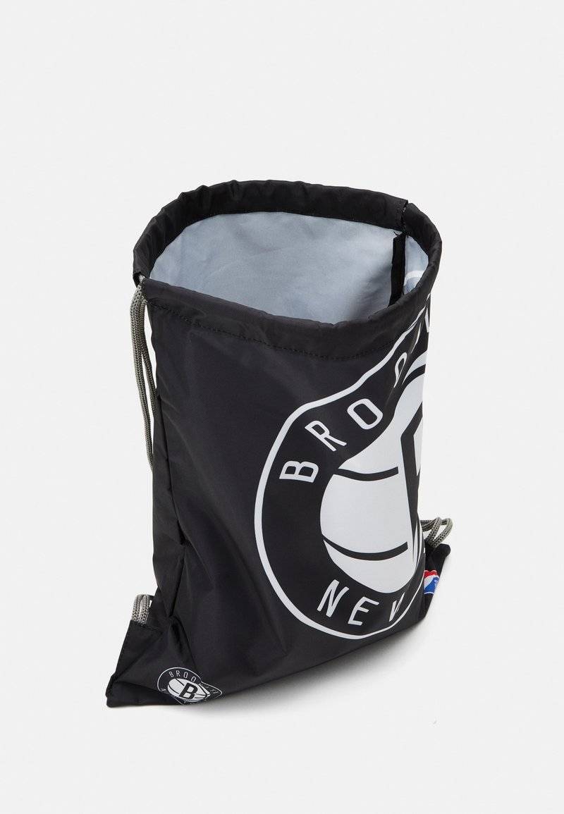 NBA NBA NBA BROOKLYN NETS GYM SACK - Drawstring sports bag - black Saisonschlussverkauf