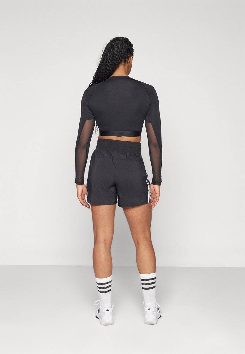 adidas Performance adidas Performance PACER 3-STRIPES WOVEN HIGH-RISE - Sports shorts Kostenloser Versand international