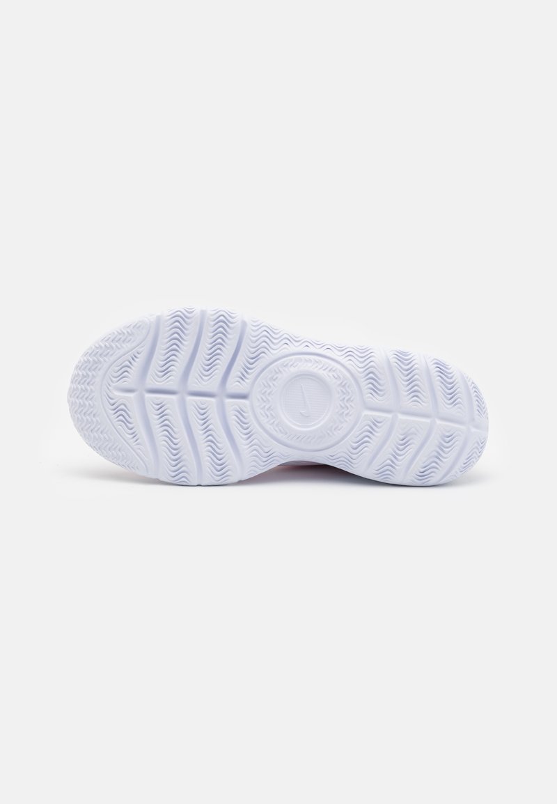 Nike Performance Nike Performance FLEX 3 - Competition running shoes Speichern exportieren