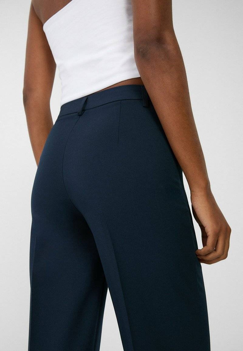 Stradivarius Stradivarius Trousers - dark blue Angebote