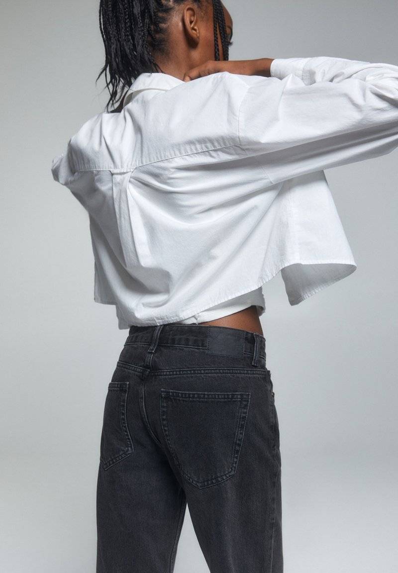 PULL&BEAR PULL&BEAR MID-WAIST - Straight leg jeans - black Schlussverkauf