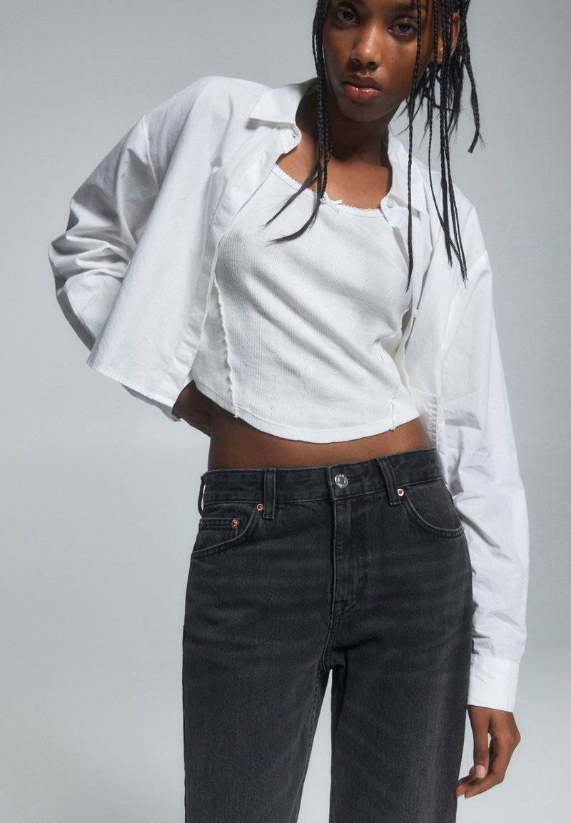 PULL&BEAR PULL&BEAR MID-WAIST - Straight leg jeans - black Schlussverkauf