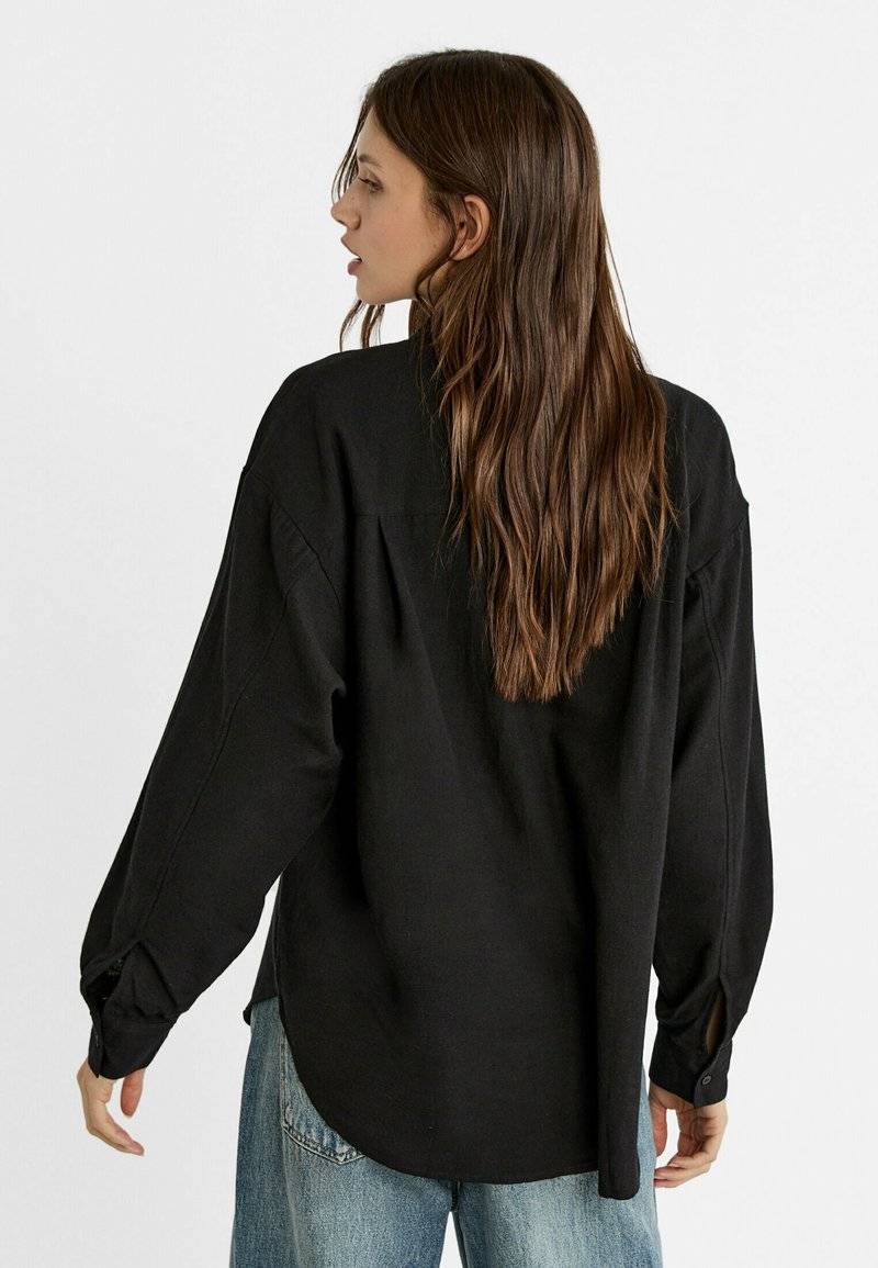 Stradivarius Stradivarius RUSTIKALES DAILY - Button-down blouse - black Blitzverkäufe
