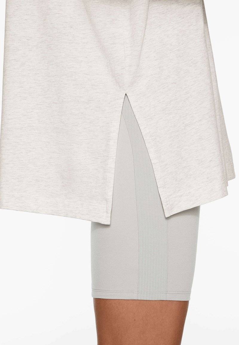OYSHO OYSHO SHORT SLEEVE - Basic T-shirt - mottled light grey Letzte 2 Tage