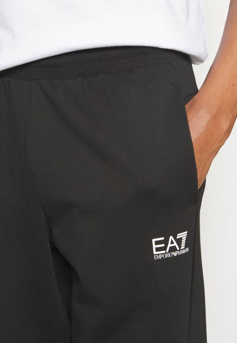 EA7 Emporio Armani EA7 Emporio Armani TRACKSUIT - Tracksuit - nero Vierteljährliche Förderung