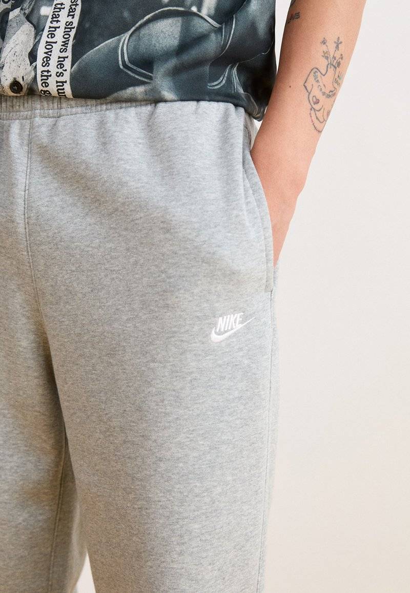 Nike Sportswear Nike Sportswear BUNGIE PANT - Tracksuit bottoms - grey heather Preisnachlass