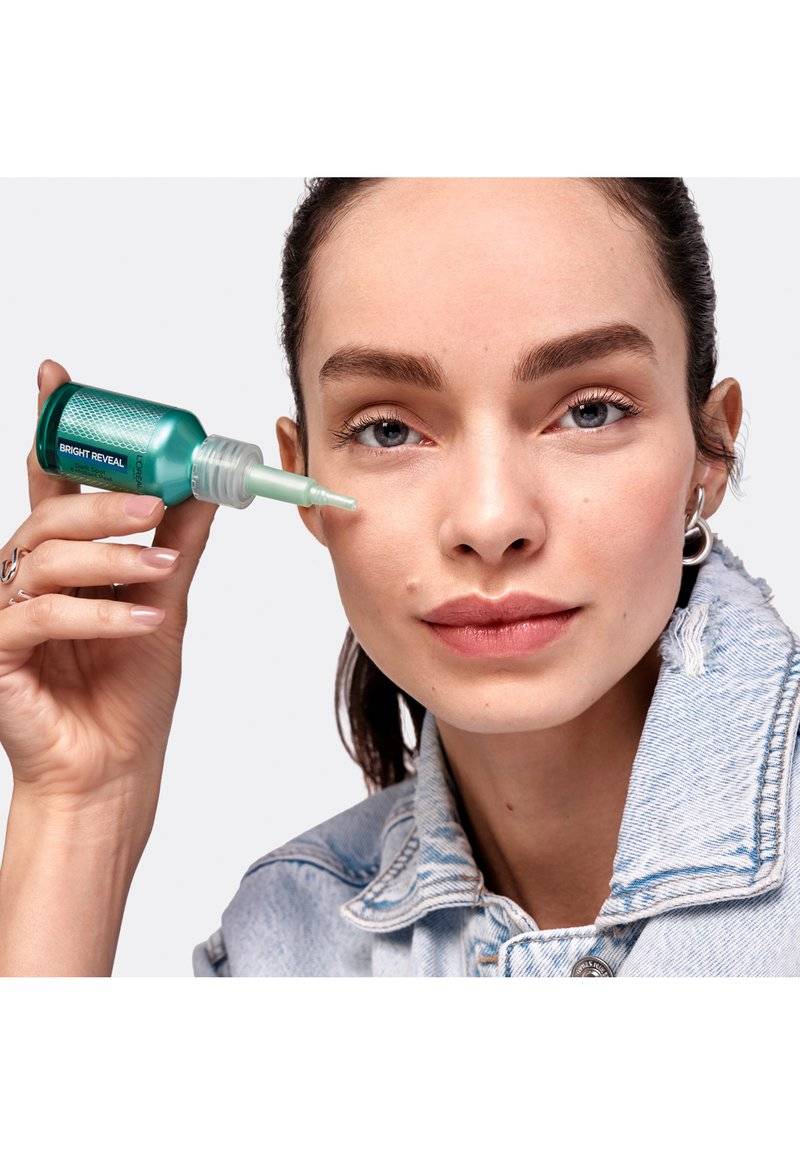 L'Oréal Paris Skin L'Oréal Paris Skin BRIGHT REVEAL DARK SPOT PEELING - Facial scrub & peel Kostenlose Rückgabe