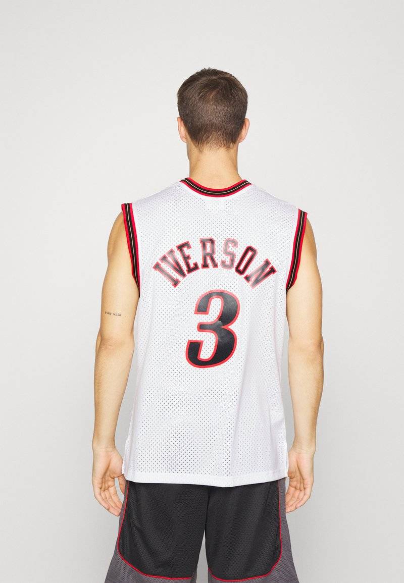 Mitchell & Ness Mitchell & Ness NBA ALLEN IVERSON PHILADELPHIA 76ERS SWINGMAN HOME - Club wear - white Fabrikladen