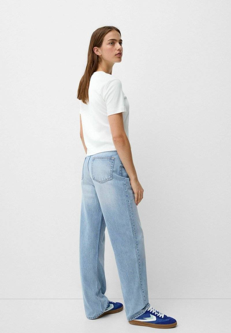 Bershka Bershka MOM - Straight leg jeans Jubiläumsangebot
