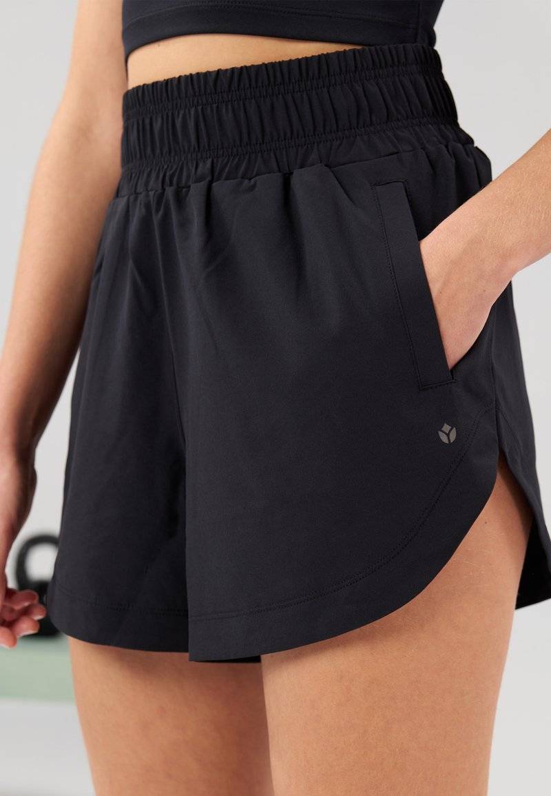 Even&Odd active Even&Odd active Sports shorts - black Riesige Ersparnisse