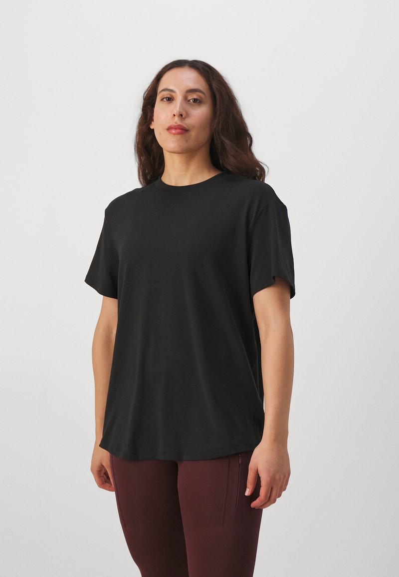 Nike Performance Nike Performance ONE RELAXED TOP - Sports T-shirt - black JETZT KAUFEN