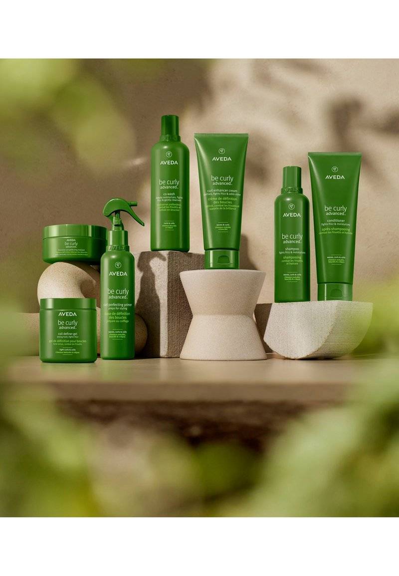 Aveda Aveda BE CURLY ADVANCED™ COIL DEFINER GEL - Hair styling im Angebot