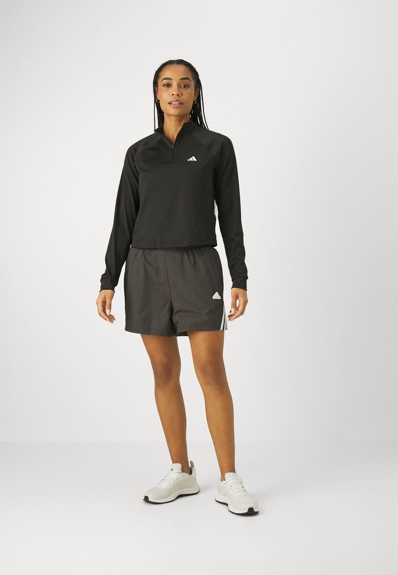 adidas Sportswear adidas Sportswear FUTURE ICONS THREE STRIPES SHORT - Sports shorts - black Lagerräumung