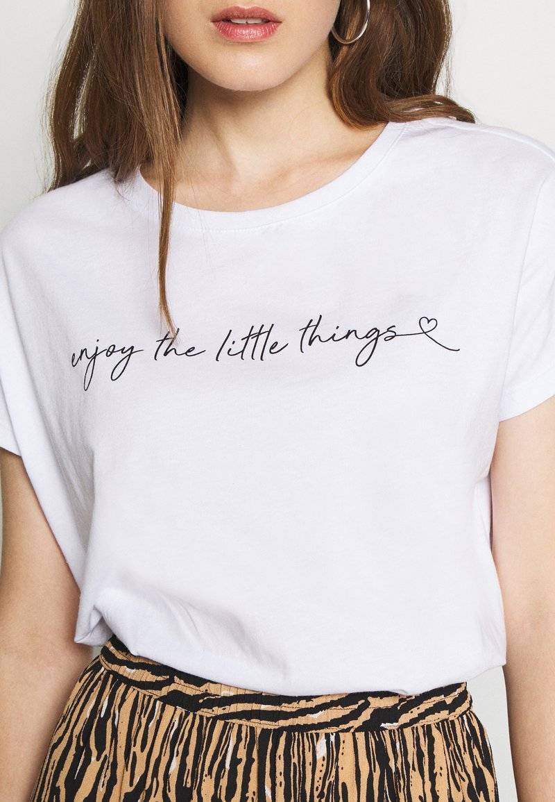 Even&Odd Even&Odd MANDALA ENJOY THE LITTLE THINGS TEE - Print T-shirt - white Begrenzt auf 3 Tage
