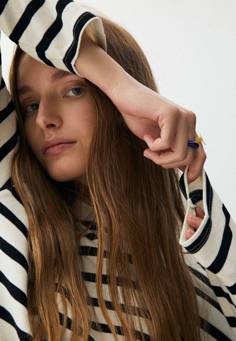 PULL&BEAR PULL&BEAR BASIC - Long sleeved top - mottled black Rabatte dieses Monats