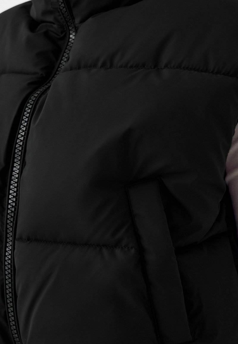 Bershka Bershka CROPPED PUFFER - Waistcoat - black denim Auslauf