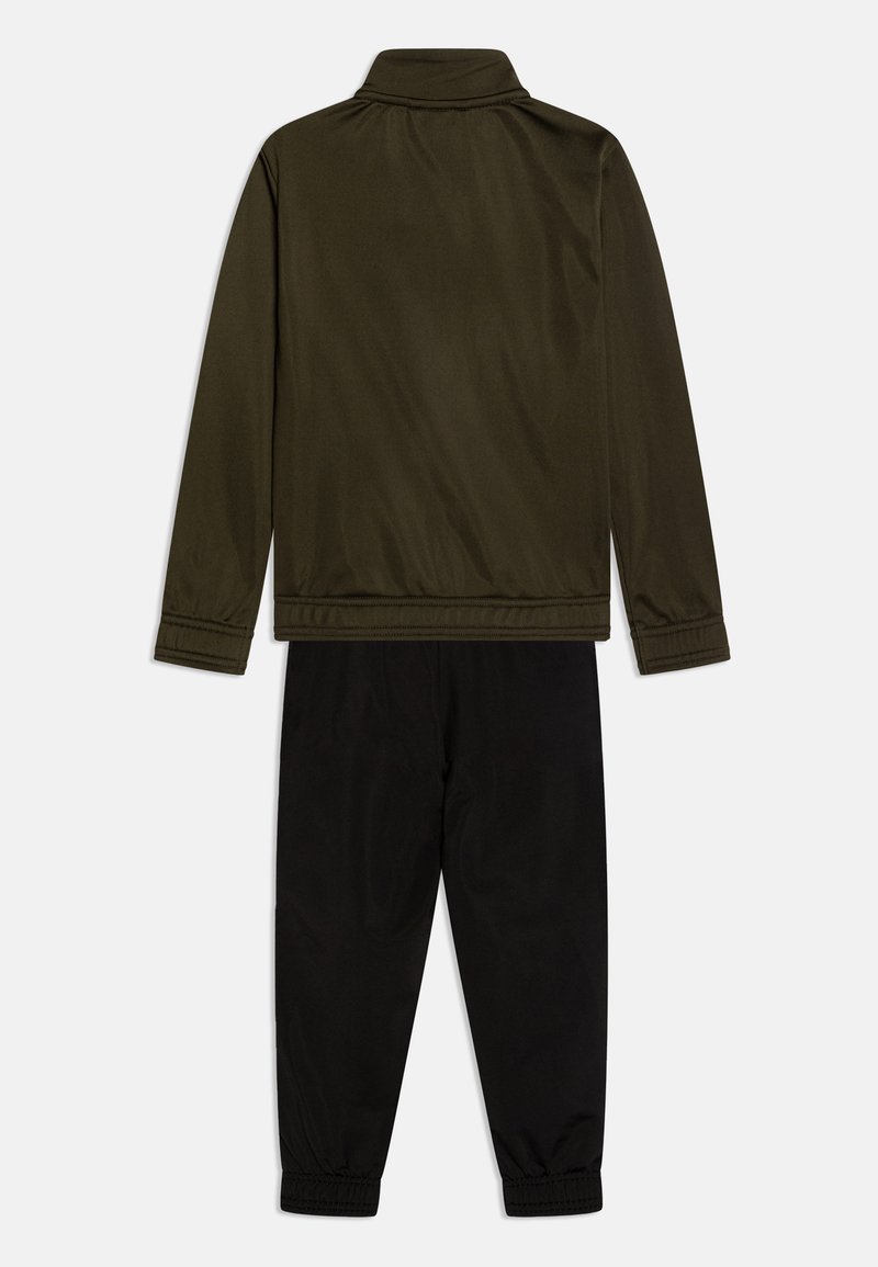 Puma Puma SUIT UNISEX SET - Tracksuit - dark olive Preisnachlass