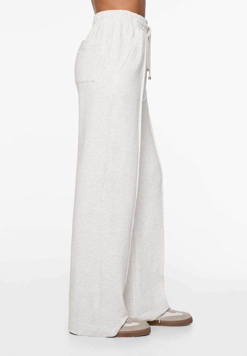 OYSHO OYSHO SOFT TOUCH RELAXED STRAIGHT-LEG - Tracksuit bottoms - mottled light grey Muttertagsangebot