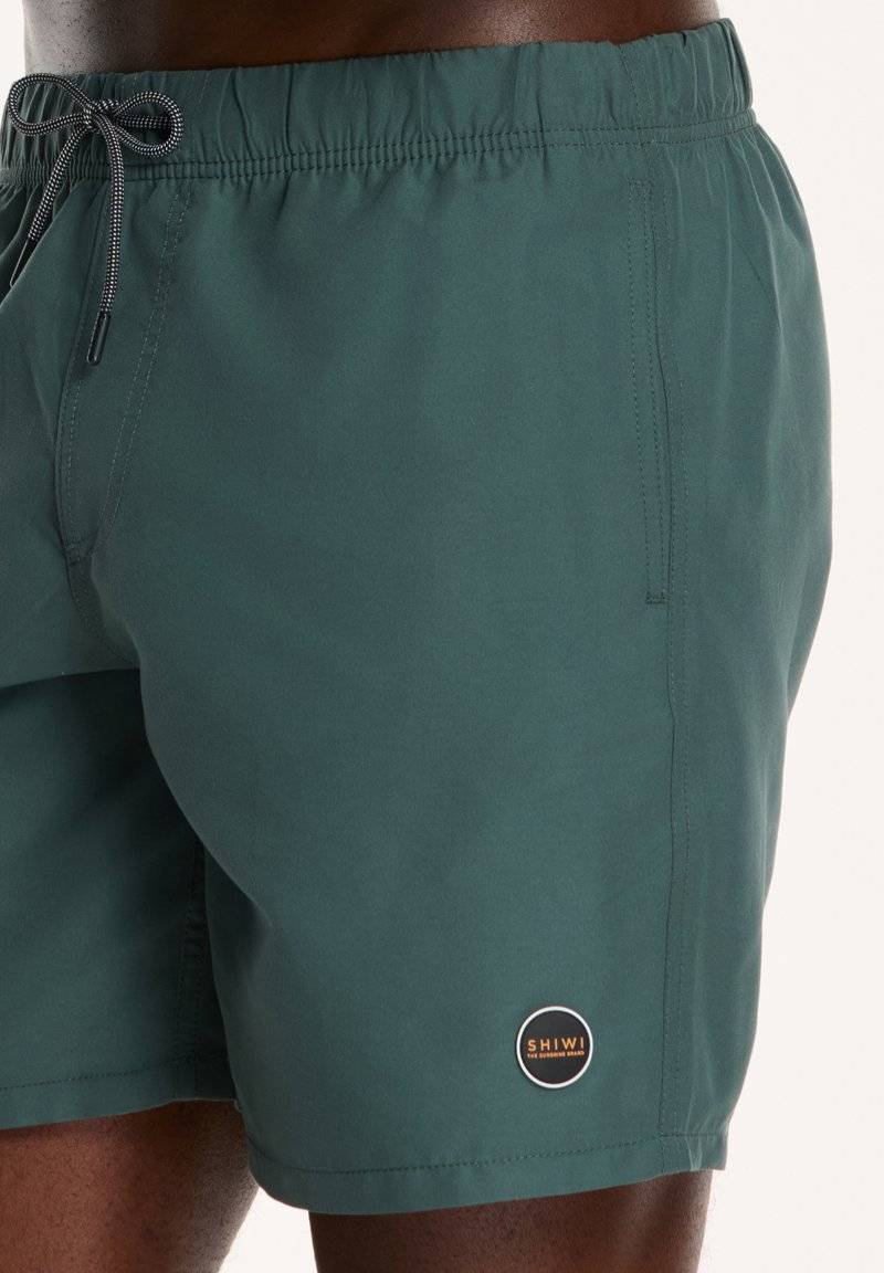 Shiwi Shiwi REGULAR FIT - Swimming shorts - smokey green 50% Rabatt für begrenzte Zeit