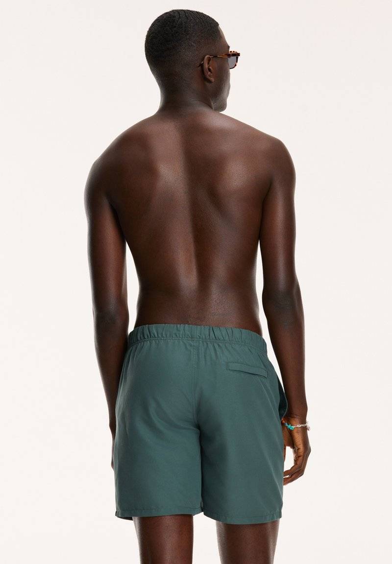 Shiwi Shiwi REGULAR FIT - Swimming shorts - smokey green 50% Rabatt für begrenzte Zeit