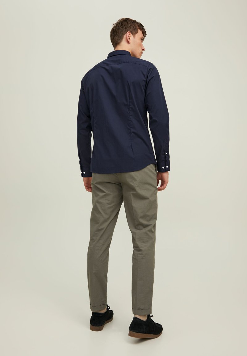 Jack & Jones Jack & Jones JJJOE SHIRT PLAIN - Formal shirt - navy blazer Kostenloser Versand international